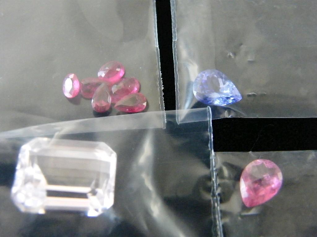 Appraisal: Quantity of mixed loose stones to include ruby tanzanite and