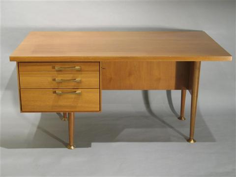 Appraisal: MODERN REGAN WALNUT DESK Mid-late th century the rectangular top