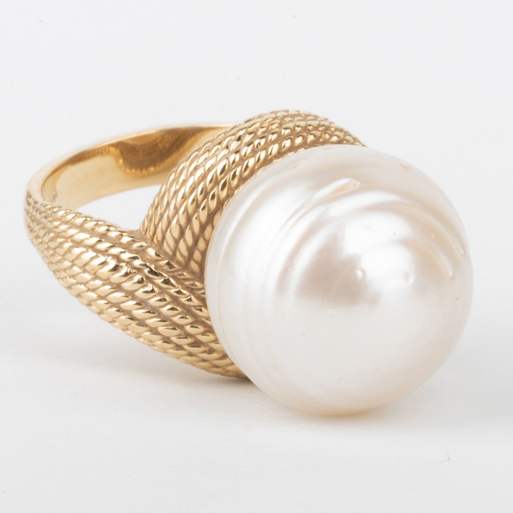 Appraisal: k Gold and South Sea Pearl Ring Marked ' k'