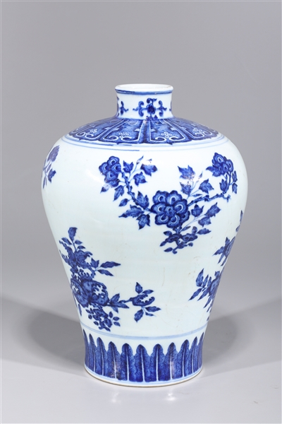 Appraisal: Chinese blue and white porcelain Meiping vase with flowers and