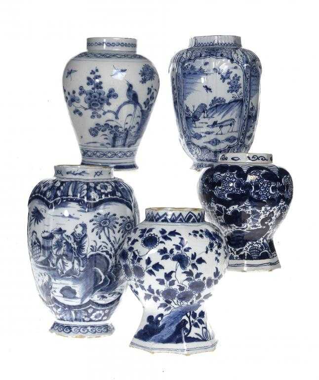 Appraisal: FIVE DUTCH DELFTWARE VASES DE LAMPETKAN DE GRIEKSCHE A AND