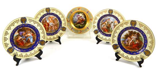 Appraisal: Five cabinet plates four matching with alternating cream and cobalt