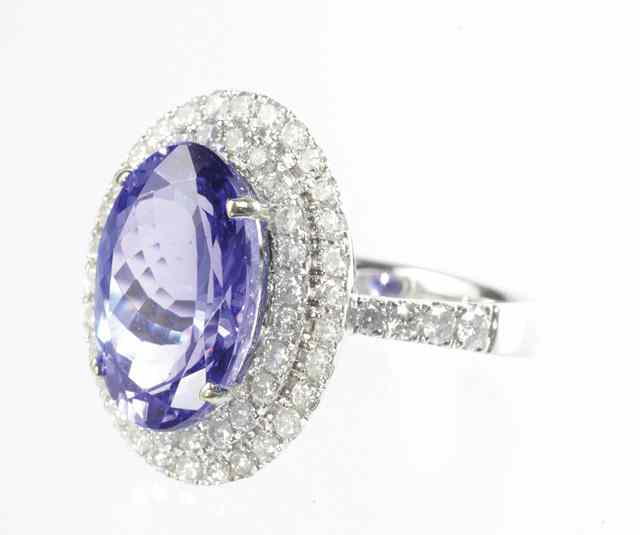 Appraisal: TANZANITE DIAMOND AND WHITE GOLD RING The k white gold