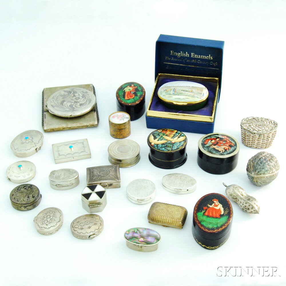 Appraisal: Group of Pillboxes including an English Crummles Co enameled box