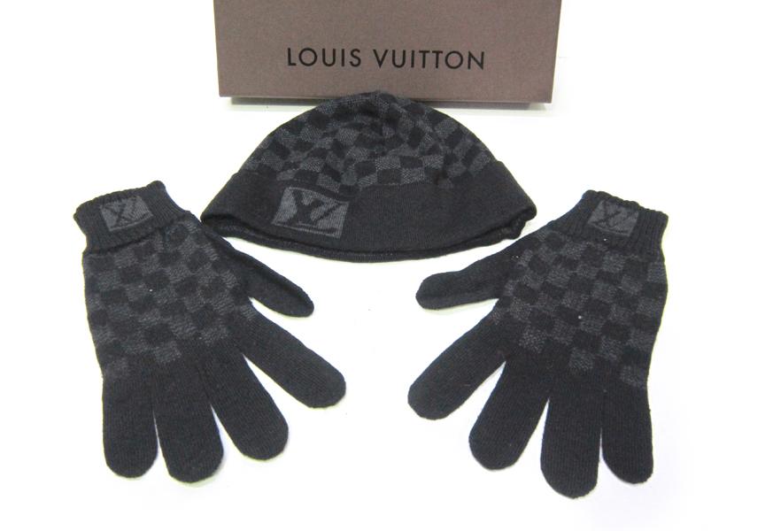 Appraisal: A LOUIS VUITTON KNITTED BEANIE AND GLOVES IN A GRAY