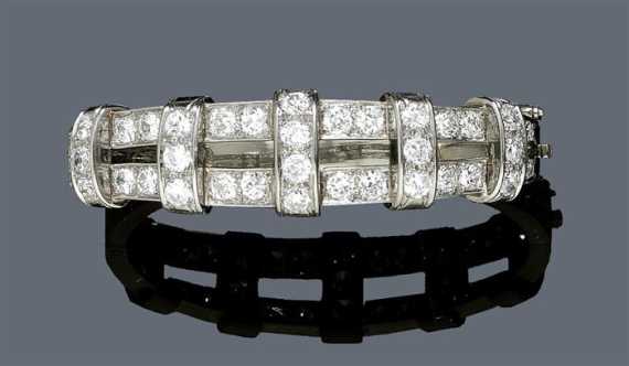 Appraisal: DIAMOND BRACELET Paris ca White gold and platinum g Fancy