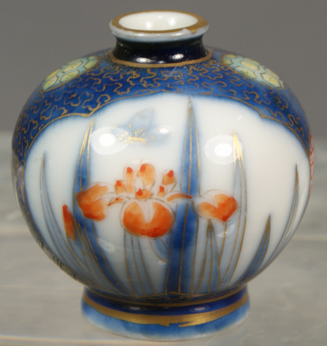 Appraisal: Miniature Japanese Imari vase c - Estimate -