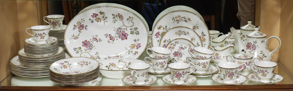 Appraisal: WEDGWOOD SWALLOW CHINA SERVICE PATTERN R Approx pieces in the