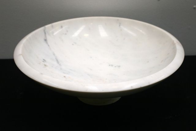 Appraisal: A contemporary white marble fruit bowl cm diameter