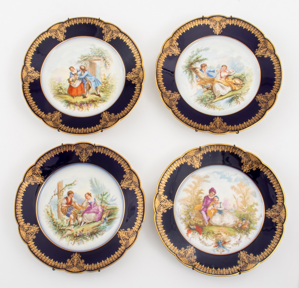 Appraisal: SEVRES CHATEAU DE ST CLOUD PORCELAIN PLATES Four Sevres Chateau