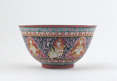 Appraisal: A Chinese bowl made for the Thai market decorated with