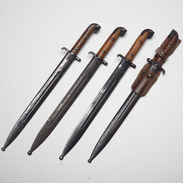 Appraisal: Four Swedish Pattern Carbine Bayonets early th century two with