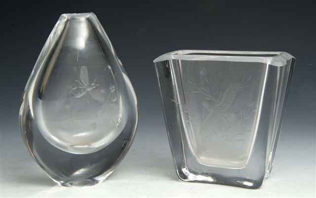 Appraisal: A SVAN TALMQUIST ORREFORS ETCHED GLASS VASE with etched bee