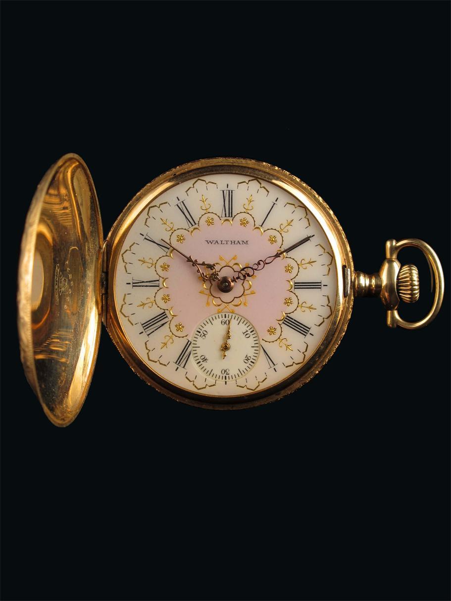 Appraisal: An American k gold hunting cased keyless lever watch