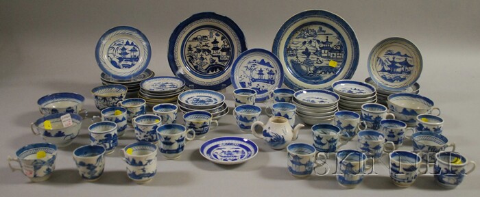 Appraisal: Approximately Sixty-five Pieces of Chinese Export Porcelain Canton Tableware