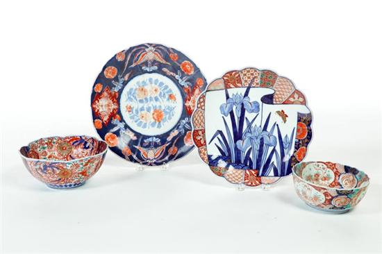 Appraisal: FOUR PIECES OF IMARI Japan st quarter- th century Two