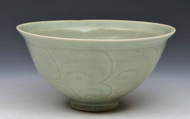 Appraisal: David Leach British - Bowl celadon with incised peacock feather