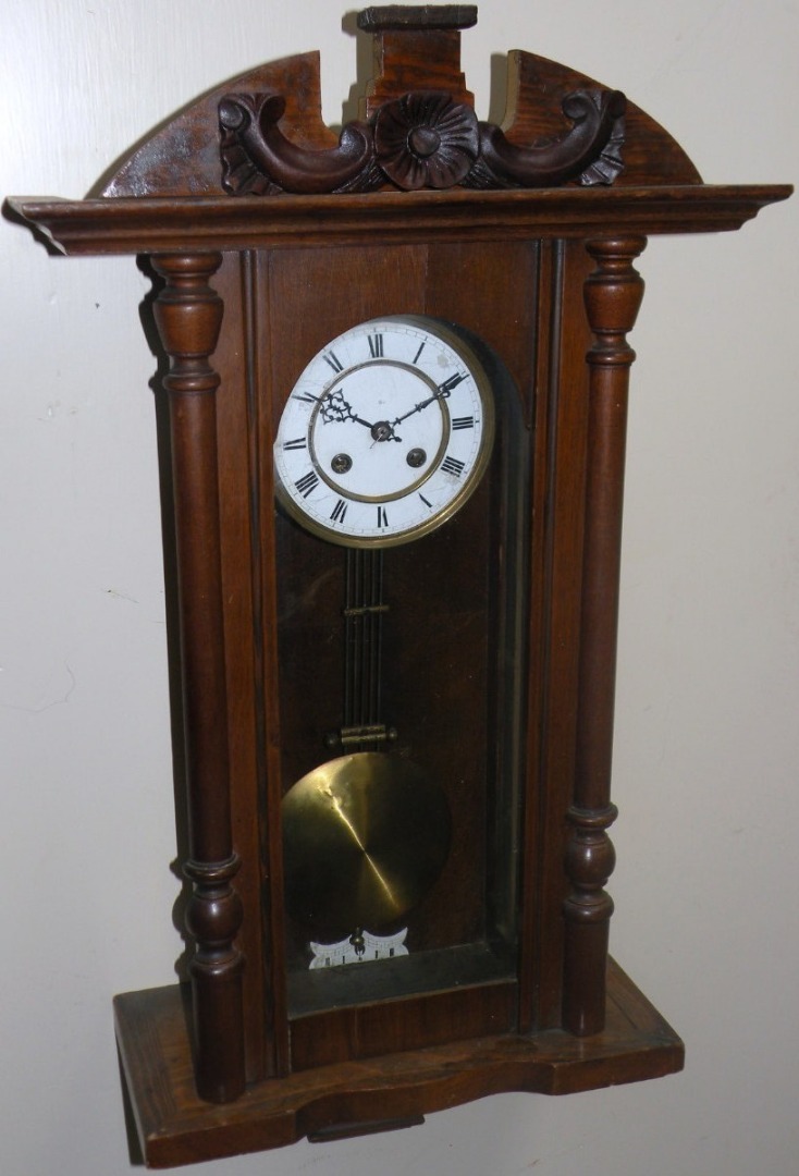 Appraisal: An early thC walnut cased Vienna wall clock the cm