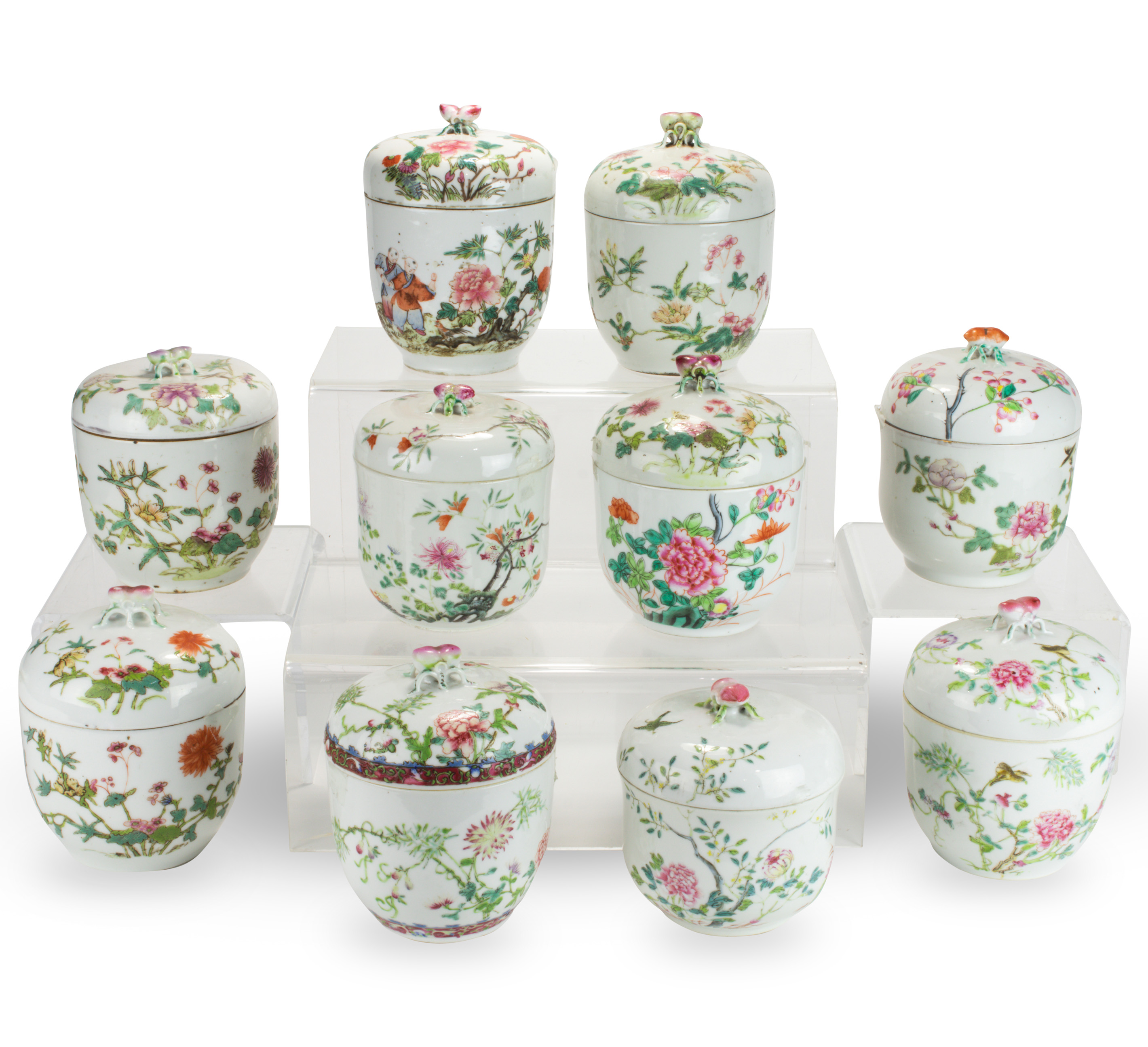 Appraisal: LOT OF CHINESE FAMILLE ROSE LIDDED JARS lot of Chinese