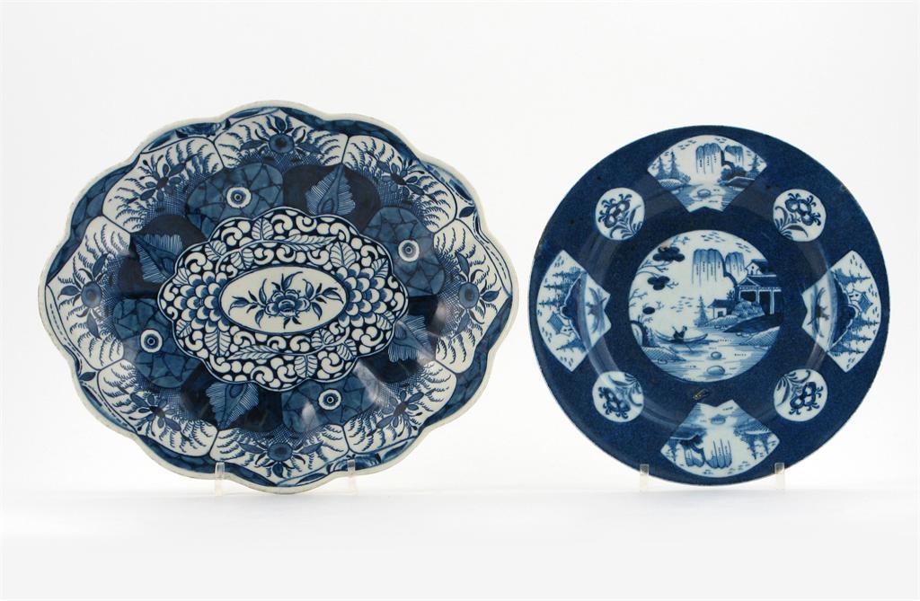 Appraisal: A Bow blue and white plate