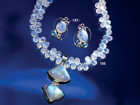 Appraisal: RAINBOW MOONSTONE NECKLACE Sri Lanka Classic Rainbow Moonstones such as