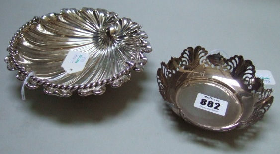 Appraisal: A silver bon bon dish with pierced decoration and with