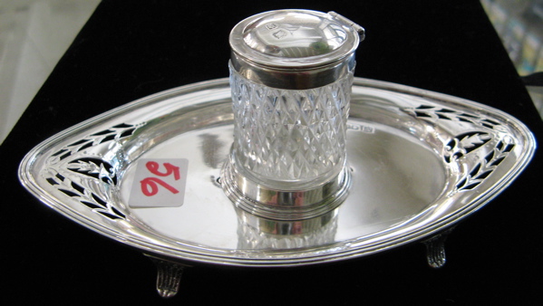 Appraisal: AN ENGLISH HALLMARKED STERLING SILVER INKSTAND Sheffield - with round