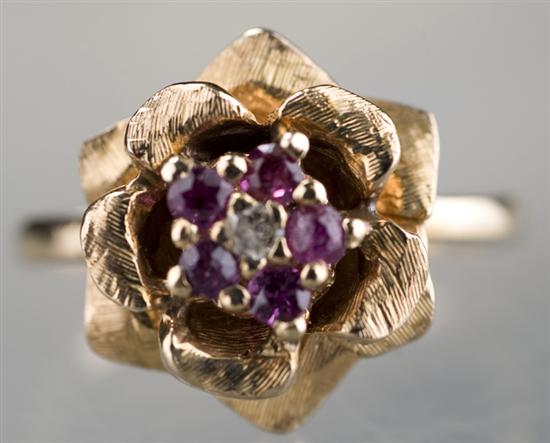 Appraisal: KT yellow gold rose ring with diamond and rubies Ring