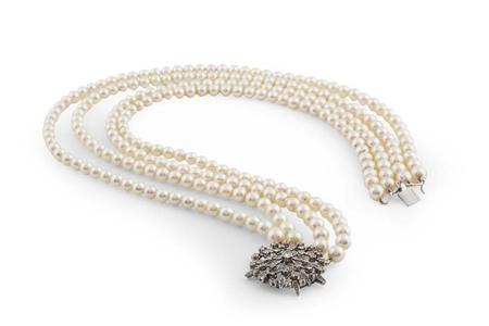 Appraisal: A cultured pearl necklace with diamond clasp the necklace composed