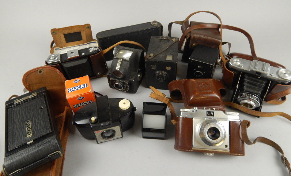 Appraisal: Various cased cameras to include an Agfa Selette with UV