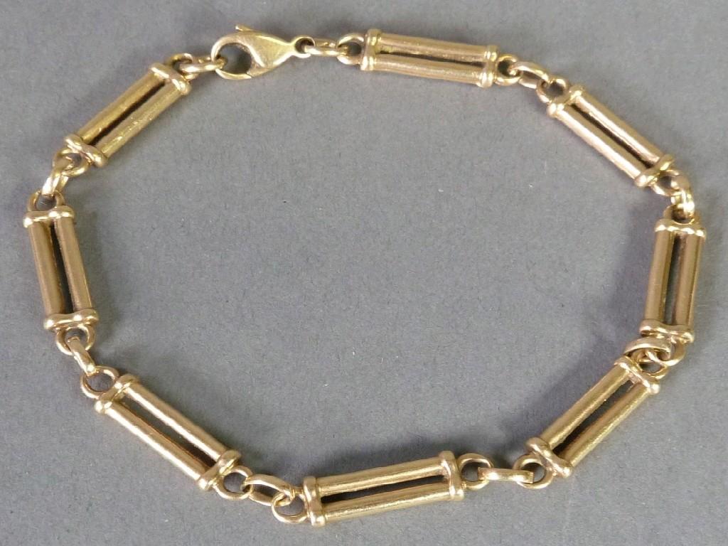 Appraisal: ct GOLD BRACELET with eight day long two bar links