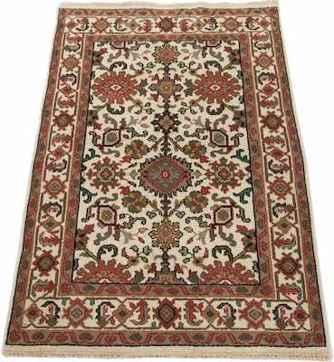 Appraisal: A Persian Sultanabad Area Rug Apprx '- x '- Low