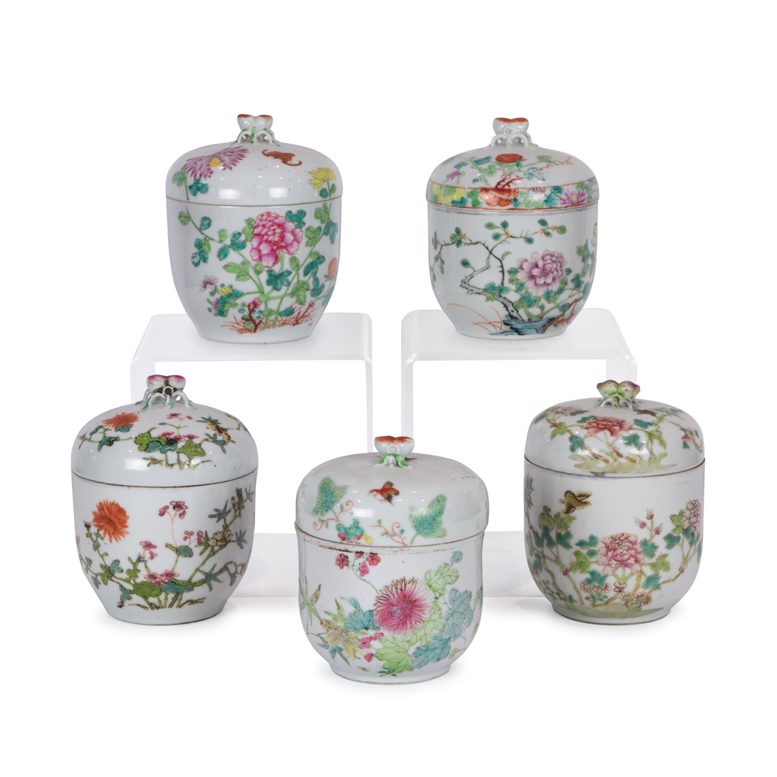 Appraisal: LOT OF CHINESE FAMILLE ROSE COVERED JARS lot of Chinese