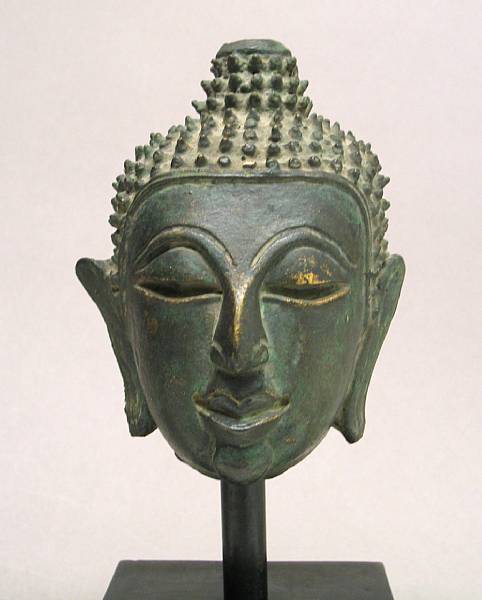 Appraisal: A Thai Ayutthaya style head of Buddha Muntdon a wood