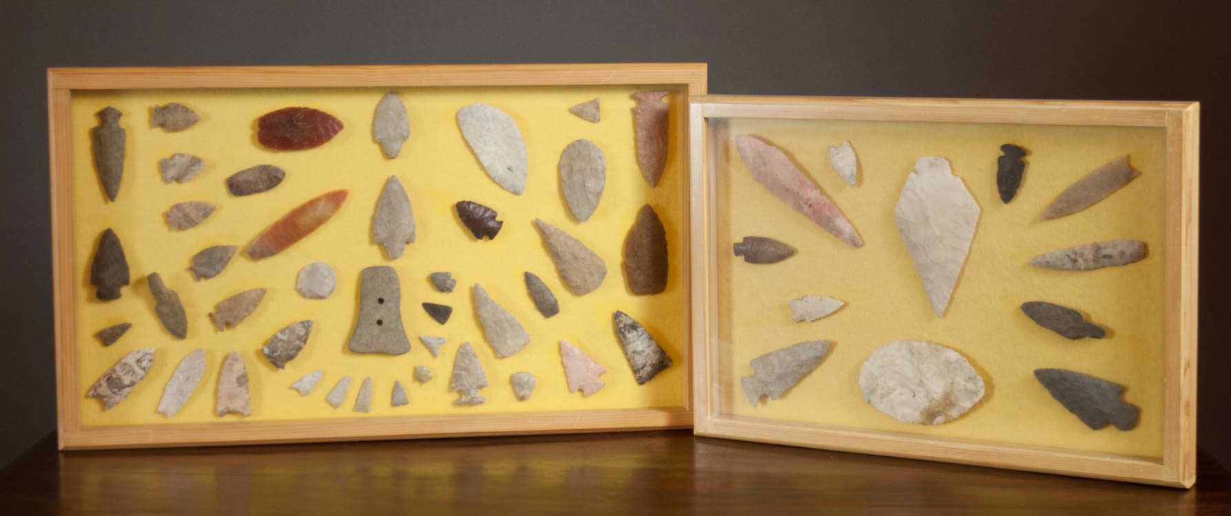 Appraisal: TWO CASES OF NATIVE AMERICAN POINTS AND TOOLS all are