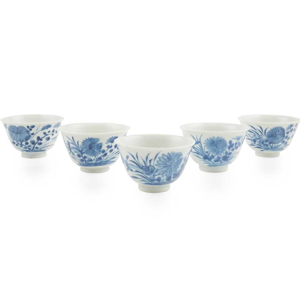 Appraisal: GROUP OF FIVE BLUE AND WHITE CUPS QING DYNASTY JIAQING