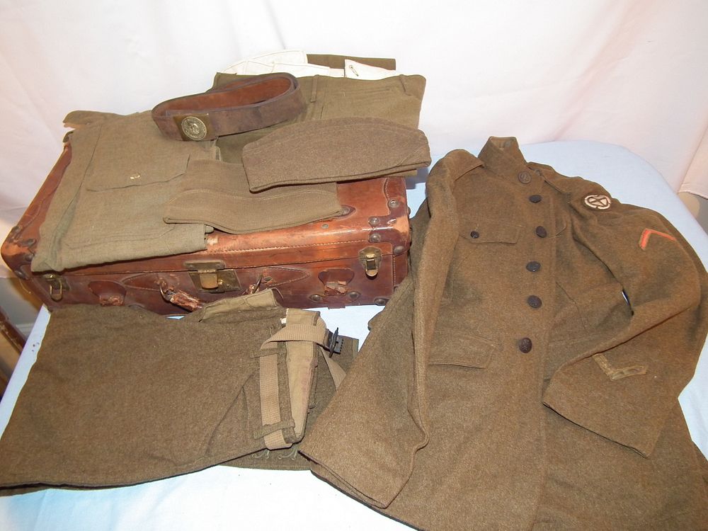 Appraisal: FRETTE WWI UNIFORM WWI soldier's uniform in leather valise for