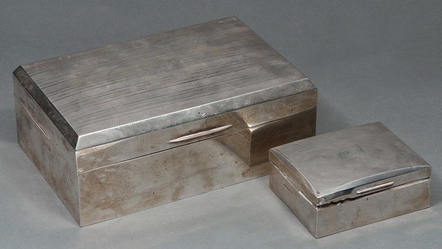 Appraisal: A SILVER CIGAR BOX cedar lined hinged lid with engine