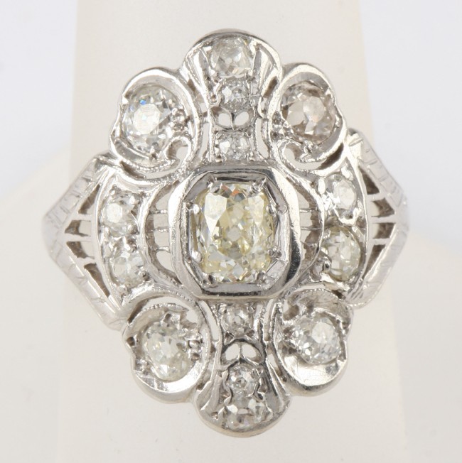 Appraisal: KW one center diamond approximately ct Six ct diamonds Four