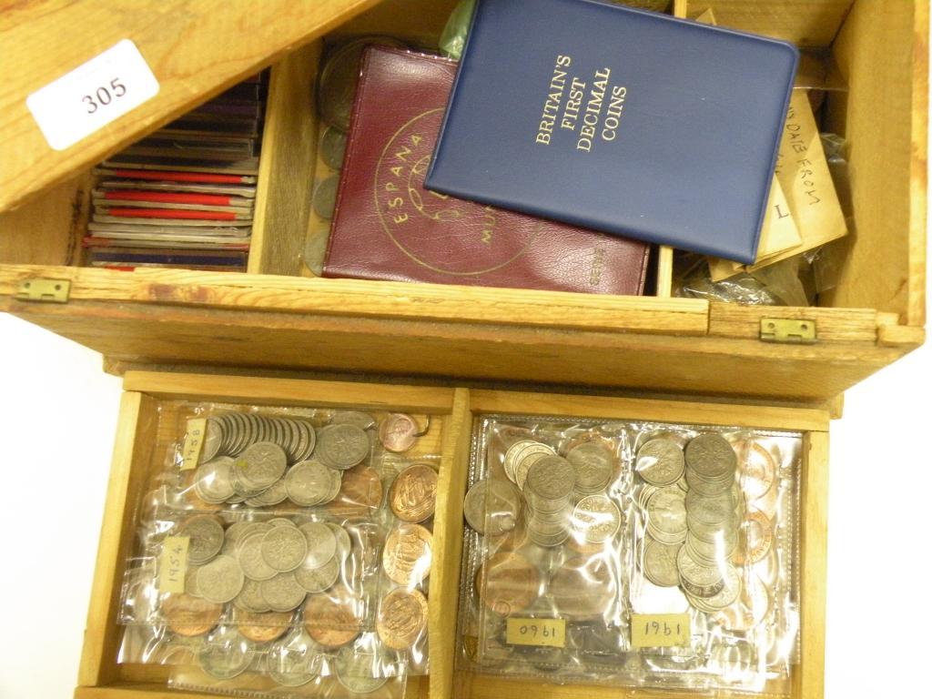 Appraisal: A large quantity of coins to include decimal sets sixpences