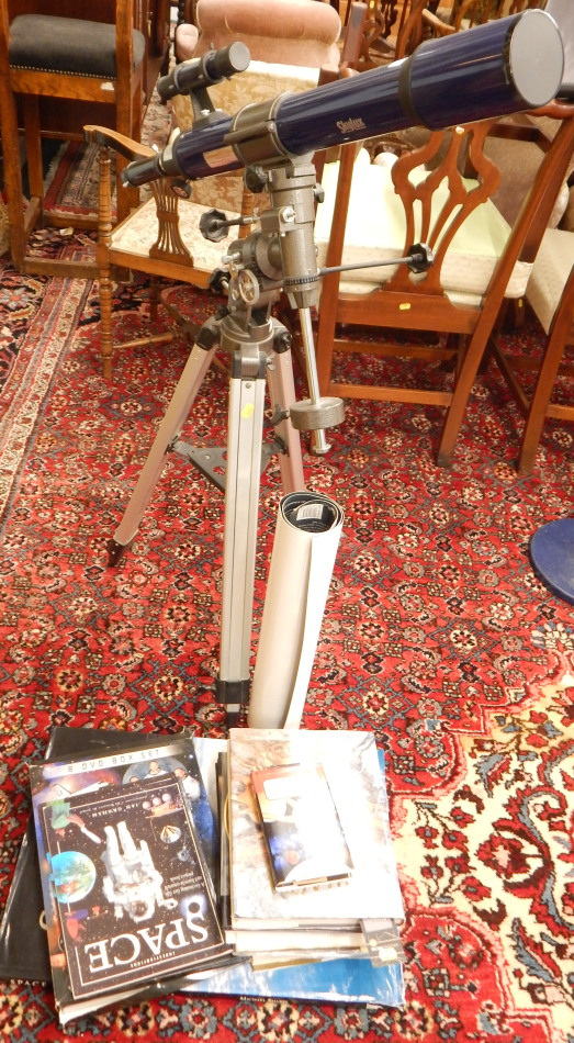 Appraisal: A Skylux astronomers telescope with multi adjustable tripod base and