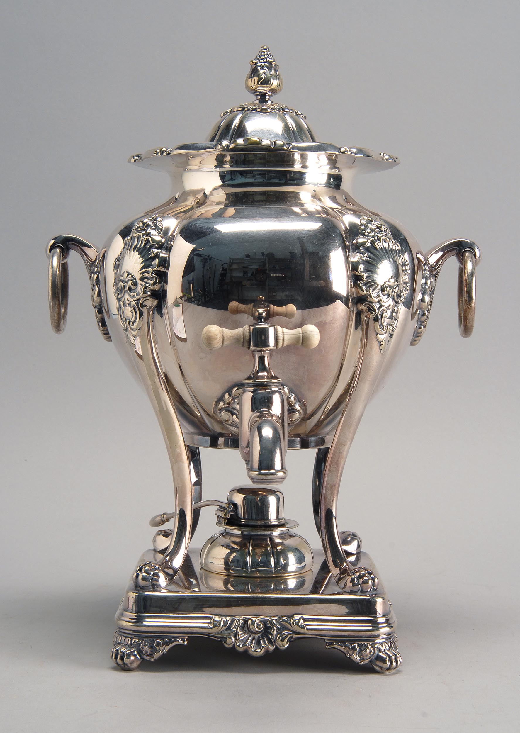 Appraisal: TIFFANY CO SILVER PLATED TEA URN Early th CenturyIn melon