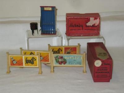 Appraisal: A Hornby No Accessories Watchman's Hut boxed with shovel and