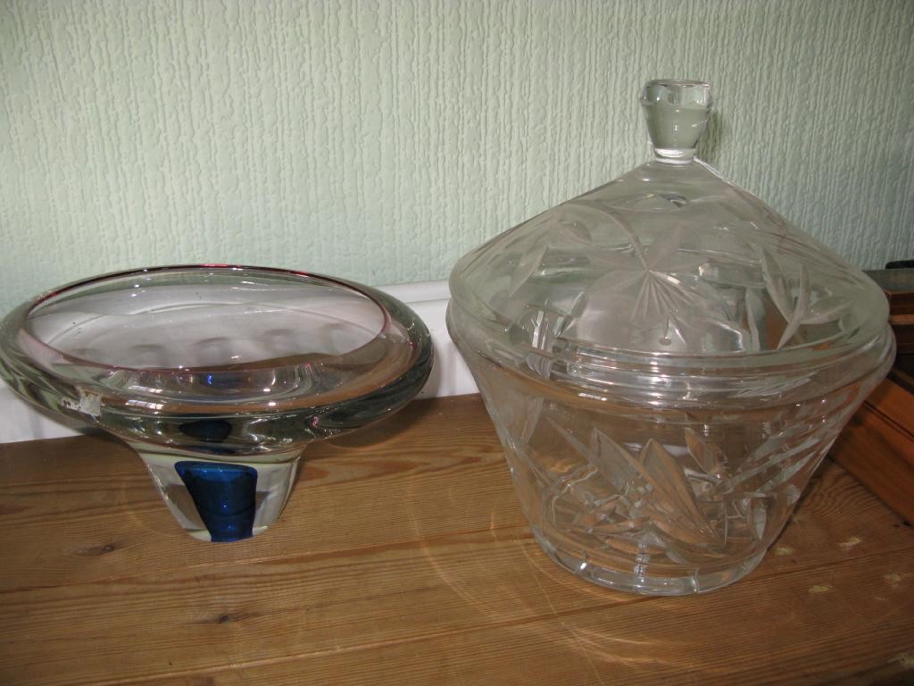 Appraisal: An Art glass bowl oval coloured form in and a