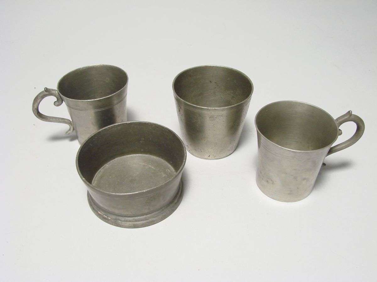 Appraisal: FOUR ASSORTED PIECES OF ENGLISH AND AMERICAN PEWTER th CenturyThomas