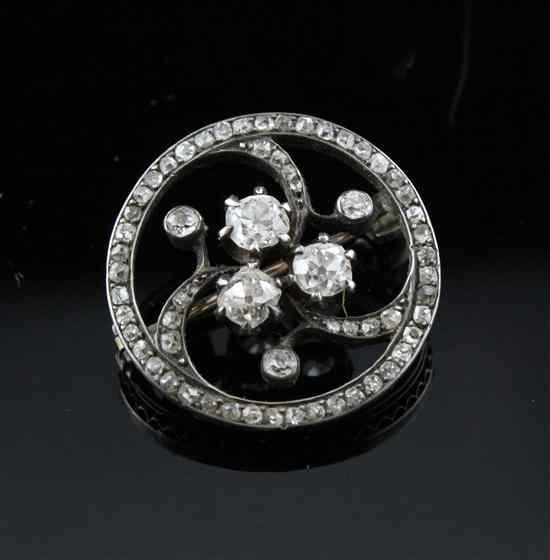 Appraisal: An Edwardian diamond set gold brooch in Estimate - Would