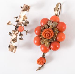 Appraisal: Victorian coral pendant with hand carved coral rose in the