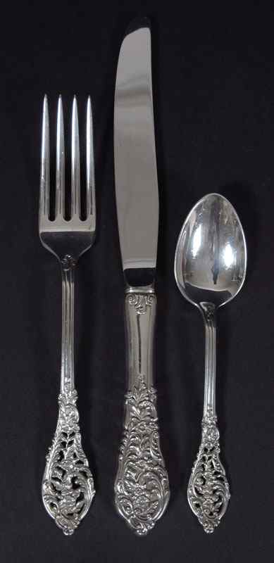 Appraisal: REED BARTON FLORENTINE LACE STERLING FLATWARE SERVICE Complete service for