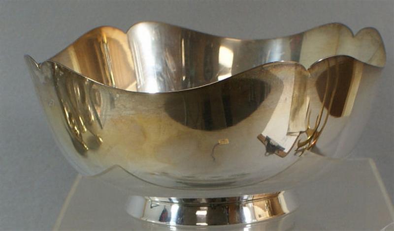 Appraisal: Old Newbury Crafters sterling silver round bowl with scalloped edge