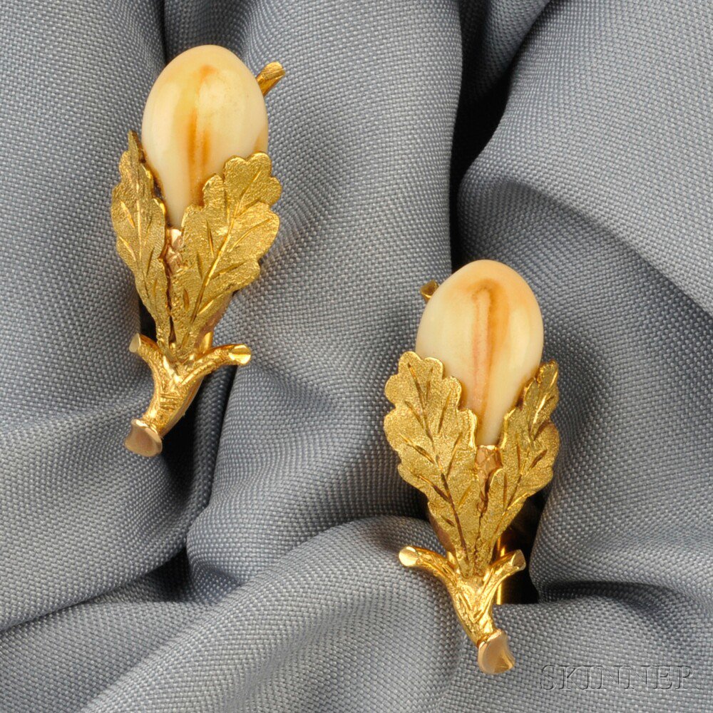 Appraisal: kt Gold and Bone Cuff Links each designed as leaves